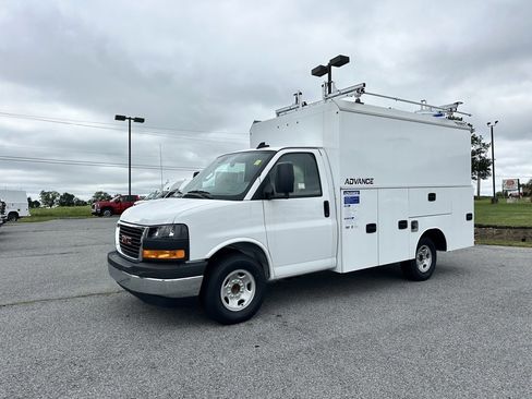 New 2025 GMC Savana 3500 1WT w/ Power Convenience Package image 2