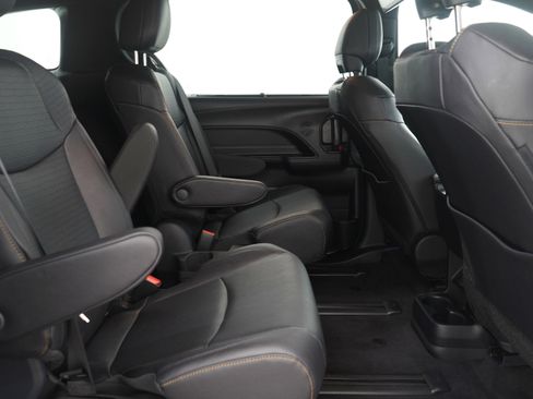 Used 2025 Toyota Sienna XSE image 13