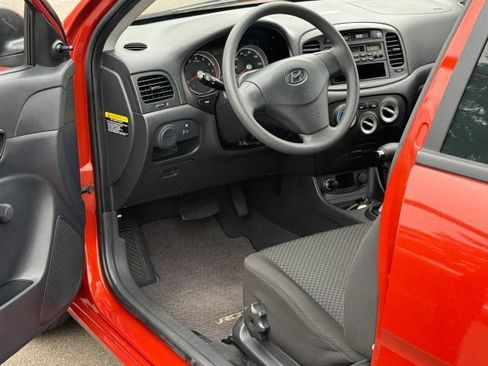 Used 2010 Hyundai Accent GS FWD image 8