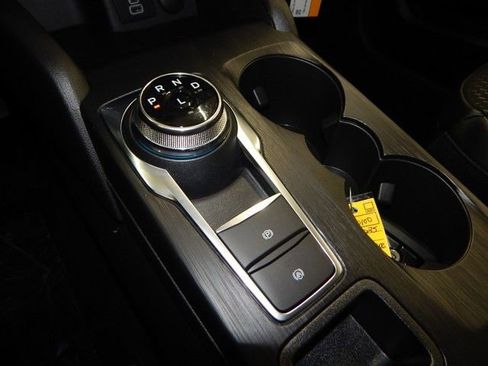 Used 2025 Ford Escape SE image 21