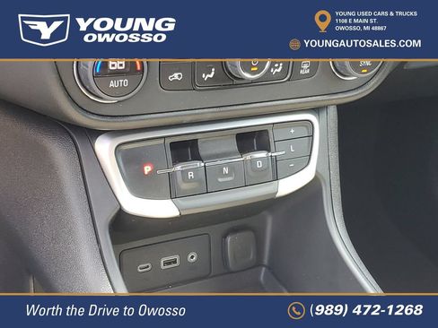 Used 2023 GMC Terrain SLE w/ Driver Convenience Package FWD image 18