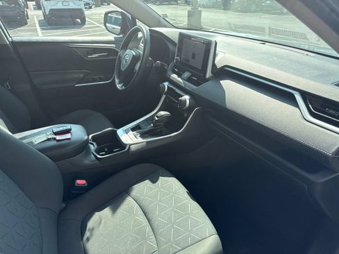 Used 2024 Toyota RAV4 XLE AWD/4WD image 25