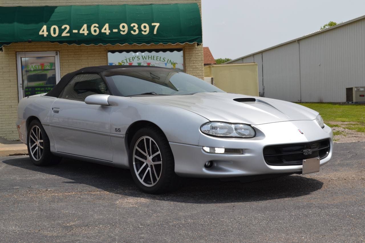 Used 2002 Chevrolet Camaro Z28 w/ SS Performance/Appearance Pkg RWD image 49
