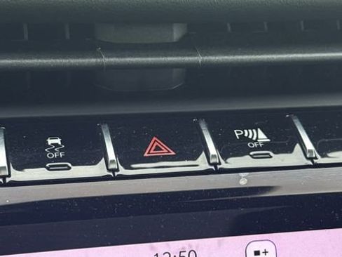 Used 2022 Jeep Grand Cherokee Overland w/ Luxury Tech Group IV image 29