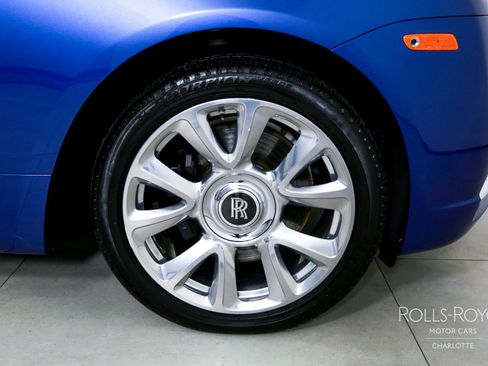 Used 2019 Rolls-Royce Wraith image 29