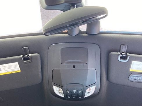 Used 2021 Chrysler Pacifica Touring-L w/ Uconnect Theater Family Group image 31