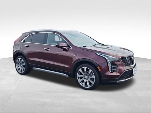 Used 2023 Cadillac XT4 Premium Luxury w/ Sun And Sound Package AWD/4WD image 2