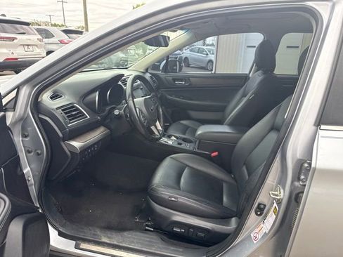 Used 2017 Subaru Outback 2.5i Limited AWD/4WD image 10