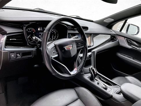 Used 2021 Cadillac XT6 Premium Luxury image 16