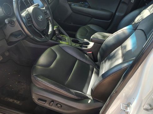 Used 2019 Kia Niro Touring image 6