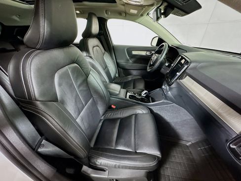Used 2023 Volvo XC40 B5 Plus w/ Driver Assist Package AWD/4WD image 26