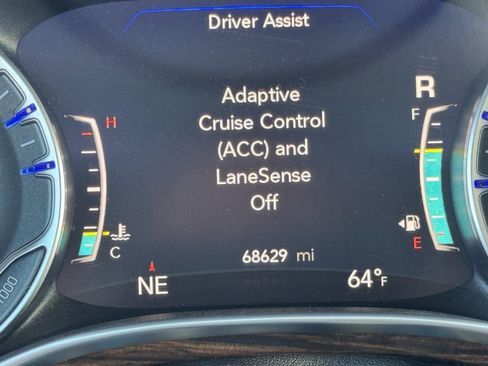 Used 2022 Chrysler Pacifica Limited image 25