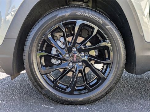 New 2024 GMC Terrain SLE w/ Driver Convenience Package image 14