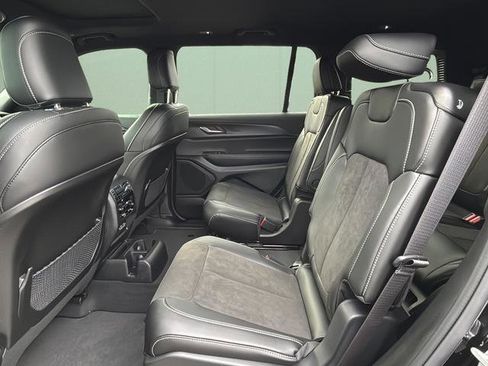 New 2025 Jeep Grand Cherokee L Altitude image 21