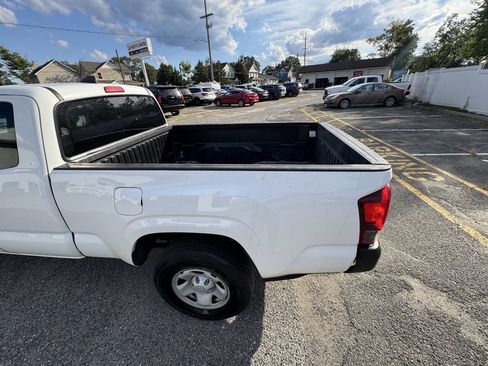 Used 2019 Toyota Tacoma SR image 39