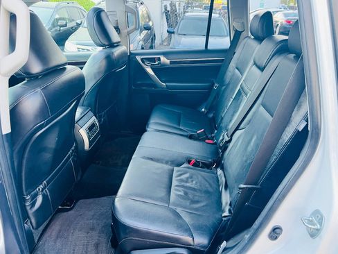 Used 2015 Lexus GX 460 w/ Premium Package image 18