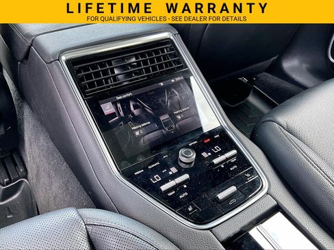 Used 2021 Porsche Panamera image 30
