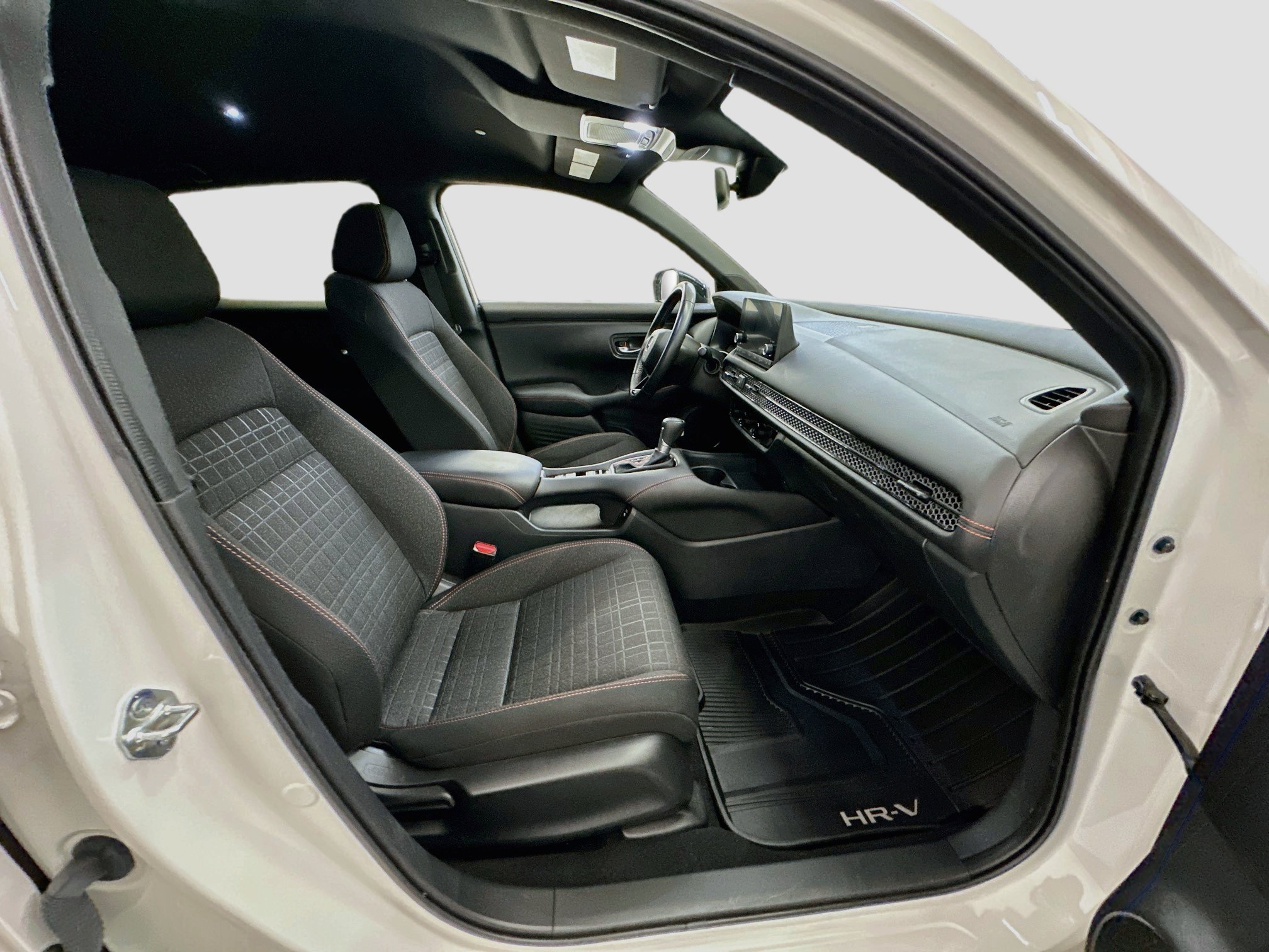 Used 2025 Honda HR-V Sport image 31