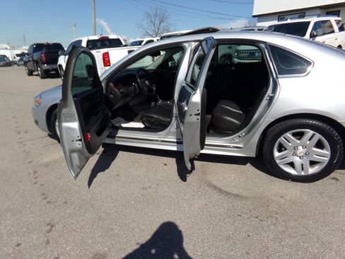 Used 2011 Chevrolet Impala LT w/ Luxury Edition Package image 19