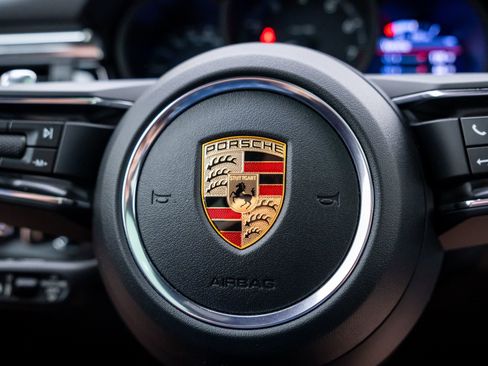 Certified 2026 Porsche Macan AWD/4WD image 31