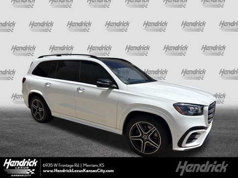Used 2025 Mercedes-Benz GLS 450 4MATIC image 1