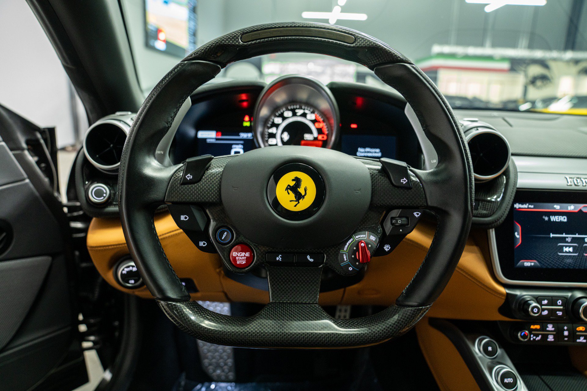 Used 2018 Ferrari GTC4Lusso AWD/4WD image 14