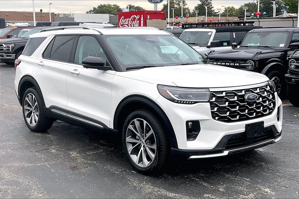 Used 2025 Ford Explorer Platinum w/ Ultimate Package AWD/4WD image 35