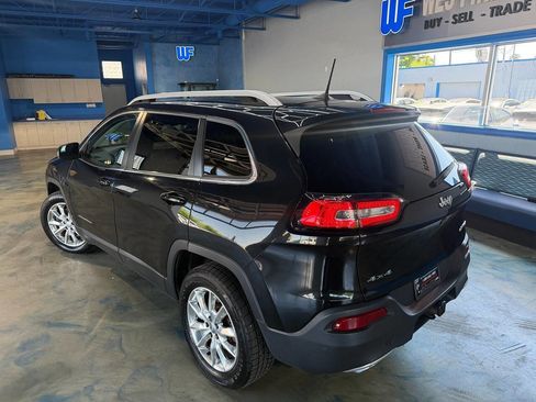 Used 2016 Jeep Cherokee Limited w/ Luxury Group AWD/4WD image 2