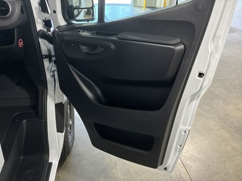 New 2025 Mercedes-Benz Sprinter 2500 image 19