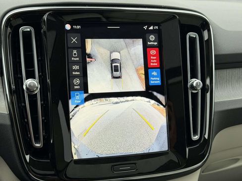 New 2026 Volvo XC40 B5 Ultra w/ Protection Package Premier AWD/4WD image 4