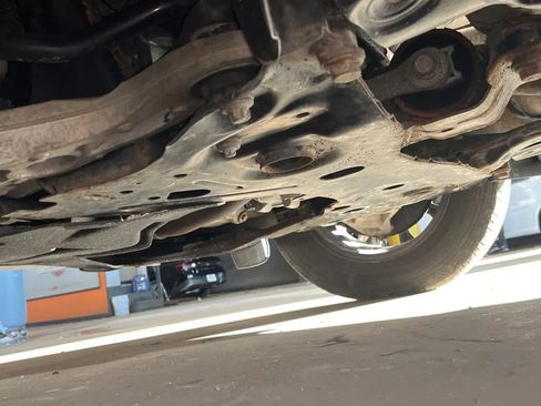 Used 2019 Jeep Cherokee Latitude Plus w/ Cold Weather Group image 7