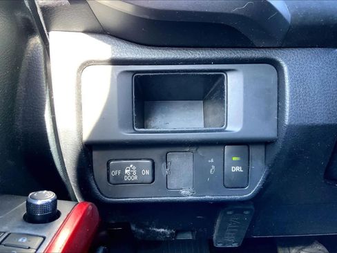 Used 2017 Toyota Tacoma SR5 w/ Tow Package image 35