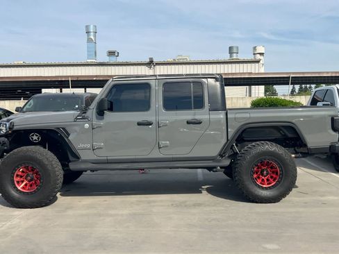 Used 2022 Jeep Gladiator Overland w/ Popular Equipment Package image 6