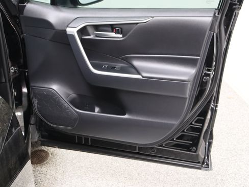 Certified 2025 Toyota RAV4 XLE image 35