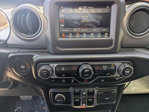 Used 2021 Jeep Gladiator Sport AWD/4WD image 17