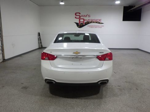 Used 2017 Chevrolet Impala Premier w/ Enhanced Convenience Package FWD image 4