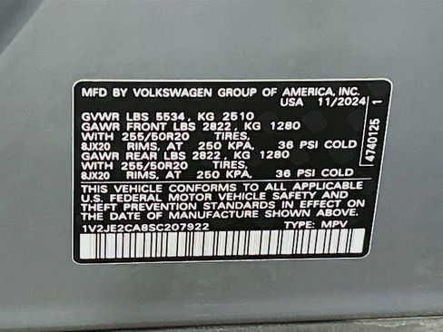 Used 2025 Volkswagen Atlas Cross Sport SE FWD image 29