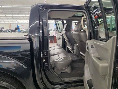 Used 2019 Nissan Frontier SL AWD/4WD image 10