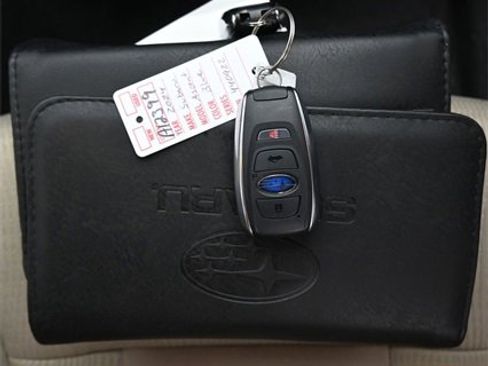 Used 2024 Subaru Ascent Premium w/ Convenience Package image 12