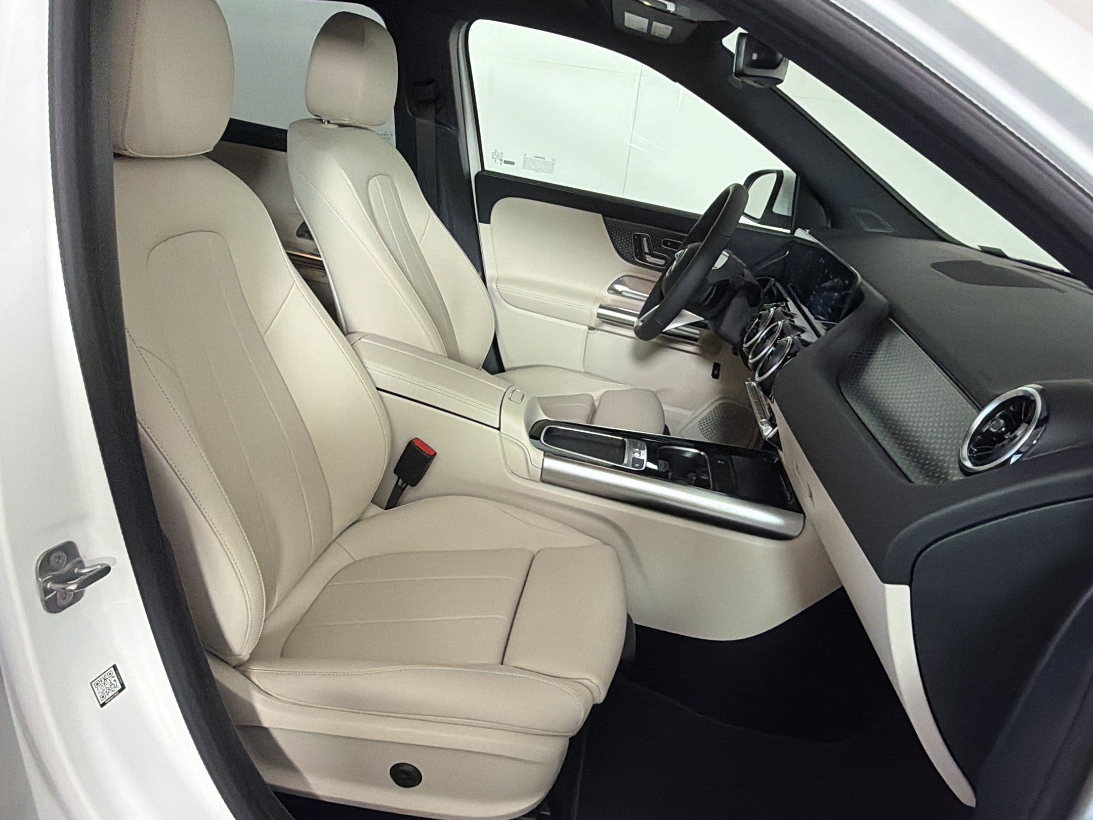 Used 2026 Mercedes-Benz GLA 250 4MATIC image 23