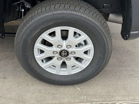 Used 2026 Toyota Tacoma SR5 image 8