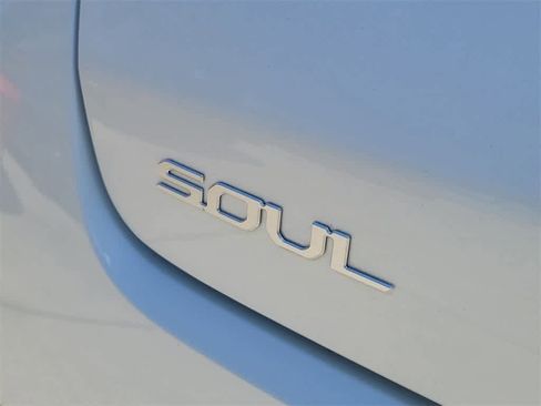 Used 2023 Kia Soul LX w/ Option Group 015 image 7