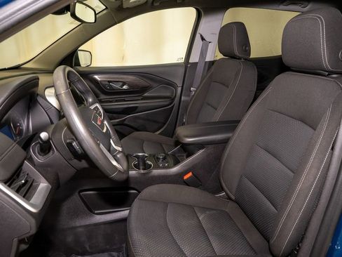 Used 2024 GMC Terrain SLE w/ Driver Convenience Package image 10