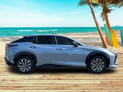 Used 2023 Lexus RZ 450e Premium w/ Technology Package image 6