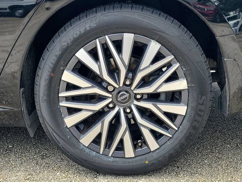 Used 2023 Nissan Altima 2.5 SV w/ SV Premium Package FWD image 12
