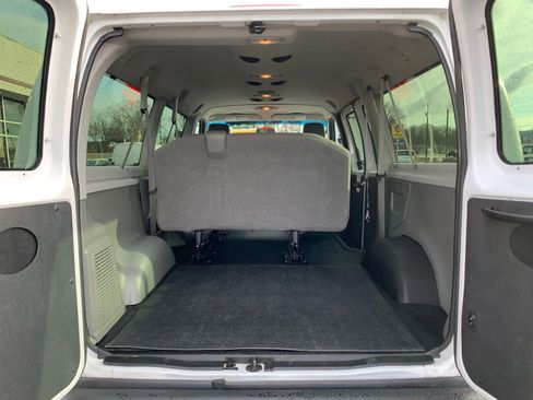 Used 2014 Ford E-150 and Econoline 150 Wagon w/ Power Windows & Locks Group image 33
