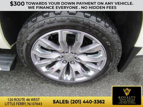 Used 2015 GMC Yukon XL Denali w/ Premium Package image 28