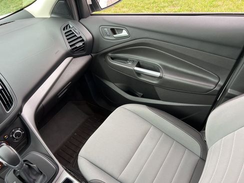 Used 2015 Ford Escape SE image 26