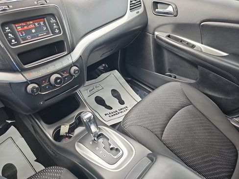 Used 2018 Dodge Journey SE FWD image 24