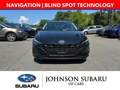 Used 2023 Hyundai Elantra SEL w/ Convenience Package FWD image 2